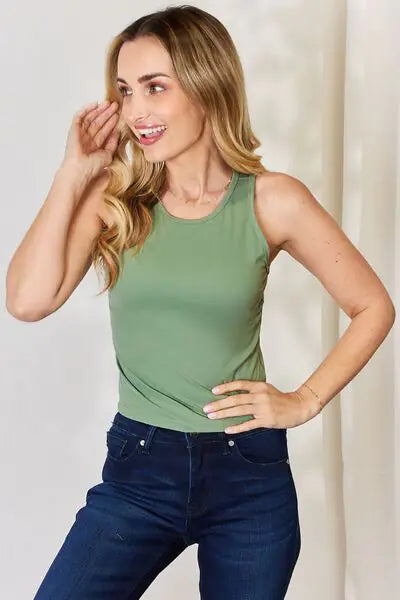 Essential Round-Neck Slim Tank-