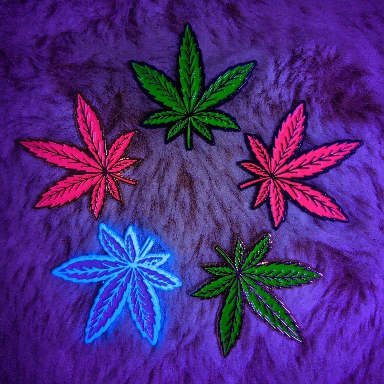 Weed Leaf Pins