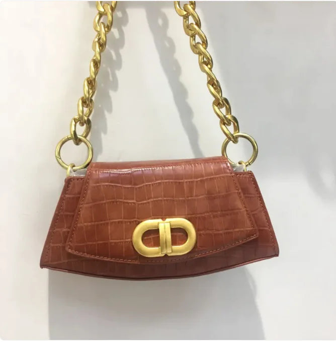 Chic Élan Underarm Bag