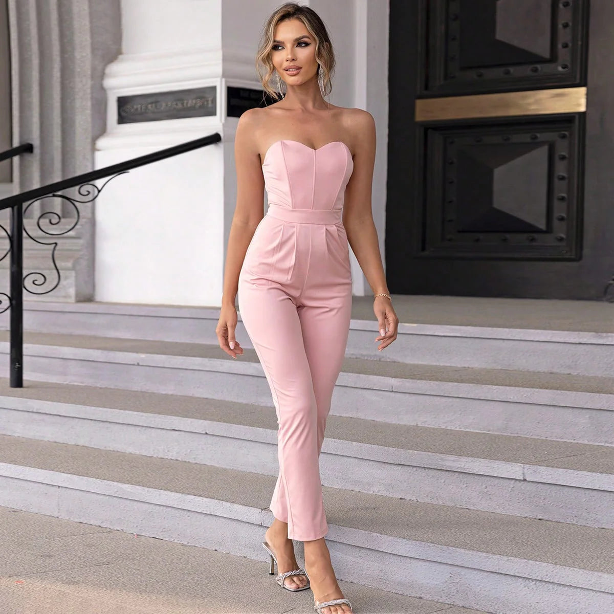 Heart-Shaped Neckline Elegance: Slim-Fit Jumpsuit