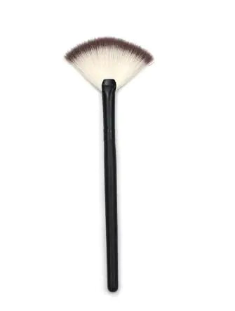 Fan Shaped Beauty Makeup Brush